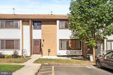 24 Twin Rivers Dr N, East Windsor, NJ 08520