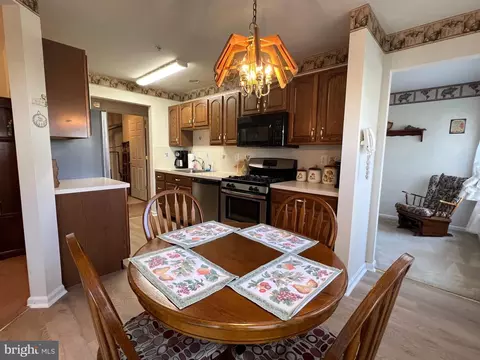 413 Mowat Cir, Hamilton, NJ 08690 photo 4