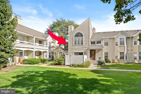 12 Powell Ct, Hightstown, NJ 08520