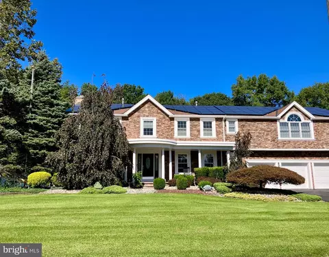 6 Timber Wolf Dr, Hamilton, NJ 08620