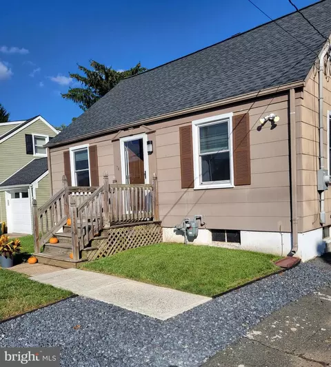 74 Shady Ln, Hamilton, NJ 08619