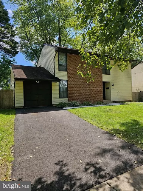 25 Twin Rivers Dr, East Windsor, NJ 08520