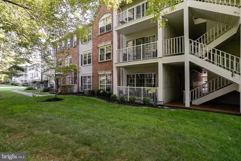 18 Versailles Ct, Hamilton, NJ 08619