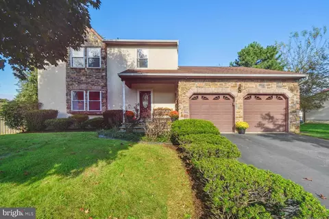 61 Misty Morn Ln, Ewing, NJ 08638