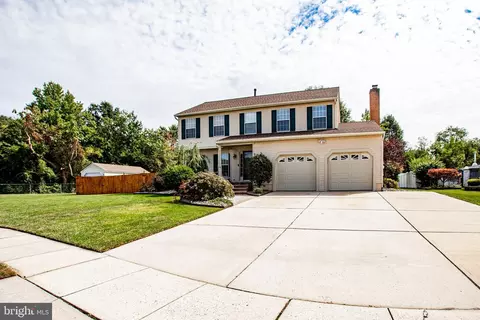 85 Hamilton Lake Dr, Hamilton, NJ 08619