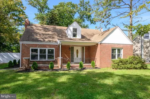 378 Eggerts Crossing Rd, Trenton, NJ 08638