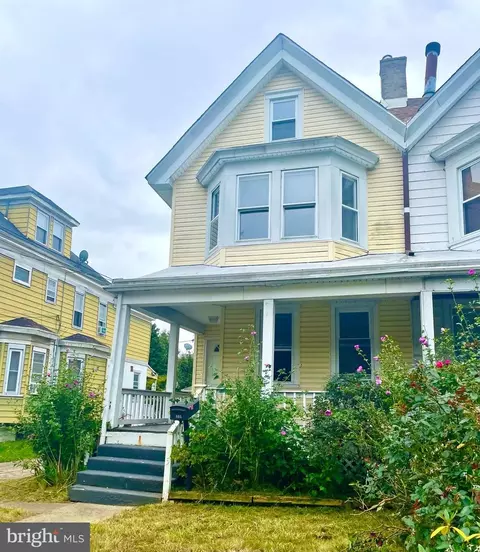 905 Carteret Ave, Trenton, NJ 08618