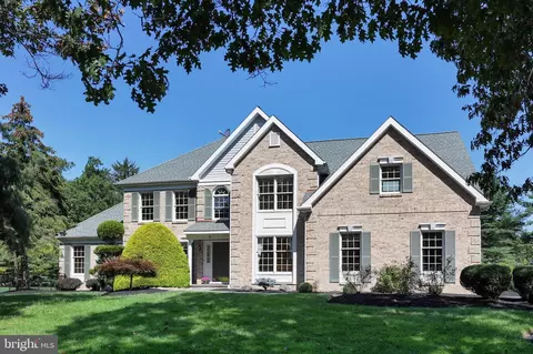 4 Ardsley Ct, West Windsor, NJ 08550