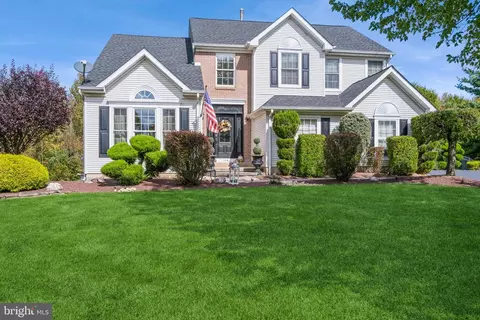 104 Laurel Dr, Robbinsville, NJ 08691