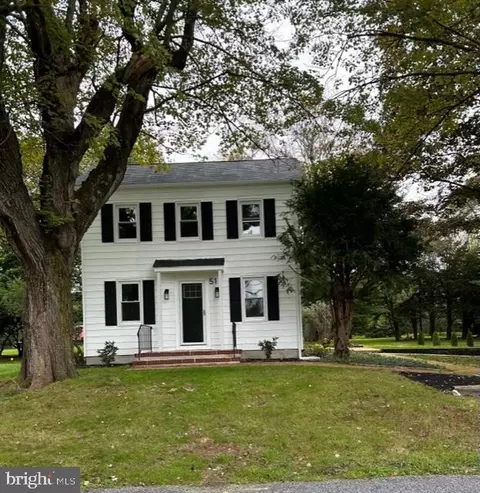 51 Dublin Rd, Pennington, NJ 08534