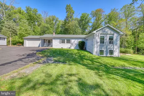 76 Poor Farm Rd, Pennington, NJ 08534
