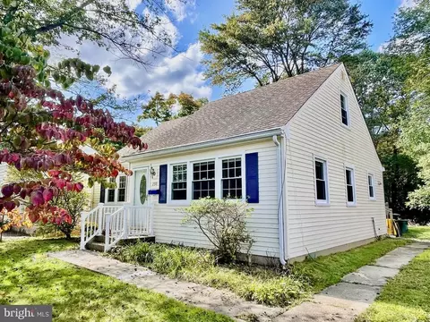 298 Wynnewood Rd, Ewing, NJ 08628