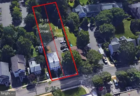 21 Burd St, Pennington, NJ 08534