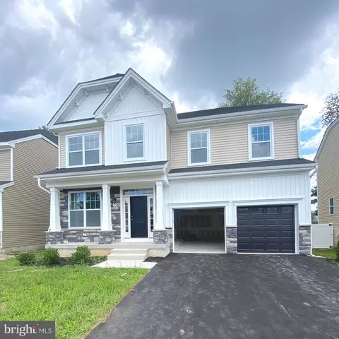 25 Misty Meadow Ln, Hamilton, NJ 08619