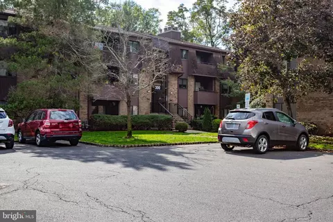 322 Woodmill Dr, Cranbury, NJ 08512
