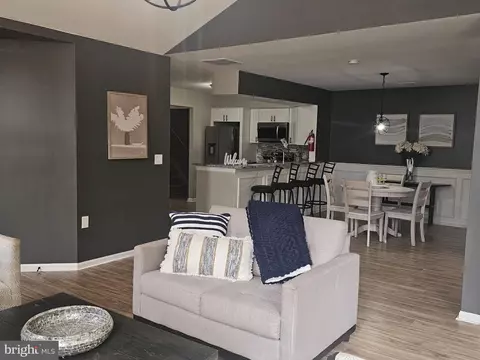 84 Woolsey Ct, Pennington, NJ 08534