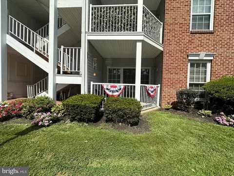 60 Cheverny Ct, Hamilton, NJ 08619