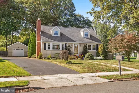 123 Nancy Ln, Ewing, NJ 08638