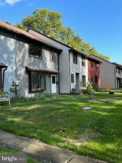 567 Edison Dr, Hightstown, NJ 08520