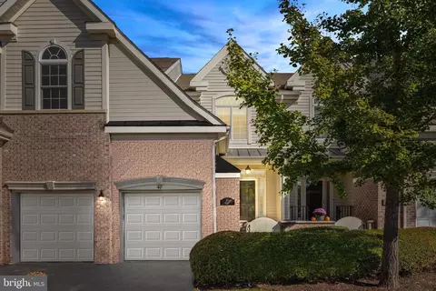 48 Schindler Ct, Lawrenceville, NJ 08648