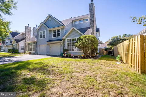 7 Barnsdale Dr, Cranbury, NJ 08512
