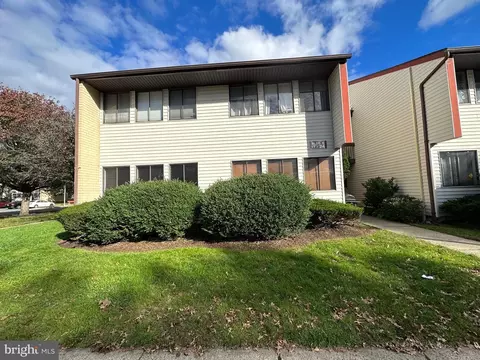 23 E Avon Dr, Hightstown, NJ 08520