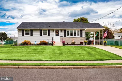 4 Bolton Rd, Hamilton, NJ 08610