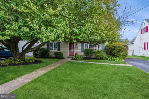 309 Eaton Ave, Hamilton, NJ 08619
