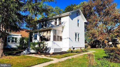 153 Woodland Ave, Ewing, NJ 08638
