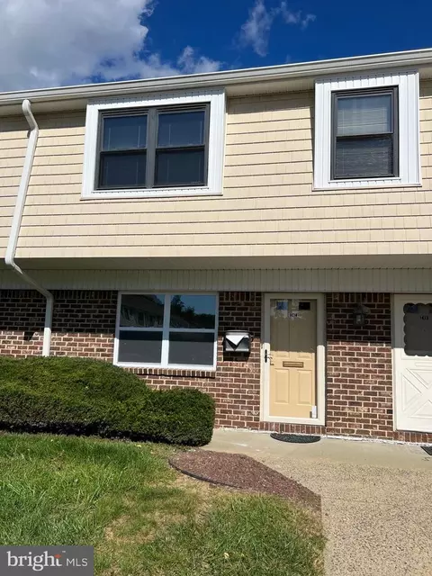 1414 Silver Ct, Hamilton, NJ 08690