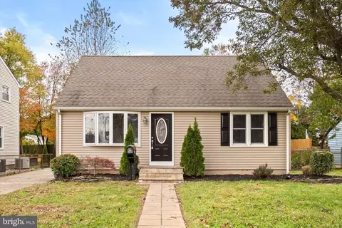 25 Unwin Dr, Hamilton, NJ 08610