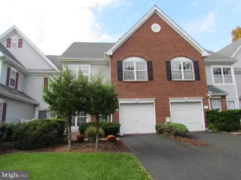 103 Sandpiper Ct, Pennington, NJ 08534