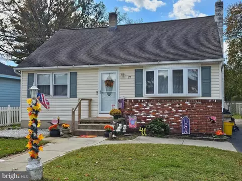 25 Mason Ave, Hamilton, NJ 08610