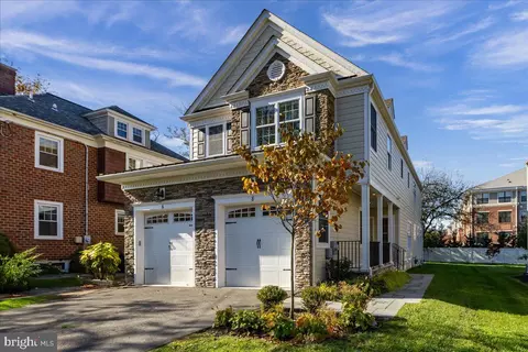 8 Harris Rd, Princeton, NJ 08540