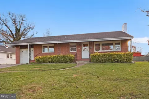 261 Clover Ave, Ewing, NJ 08638