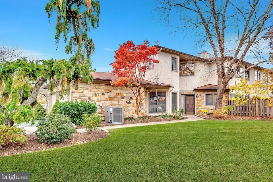 19 Woodmont Dr, Lawrenceville, NJ 08648 39 Photos Movoto