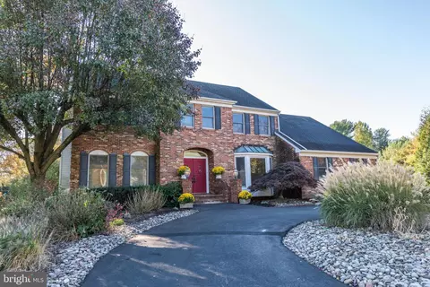 2 Fran Ave, Ewing, NJ 08638