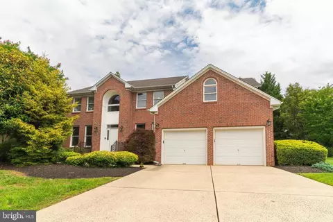4 Betsy Ct, Hamilton, NJ 08620