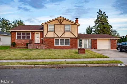 76 Wolf Dr, Hamilton, NJ 08610
