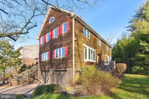9 Astor Ct, Princeton, NJ 08540