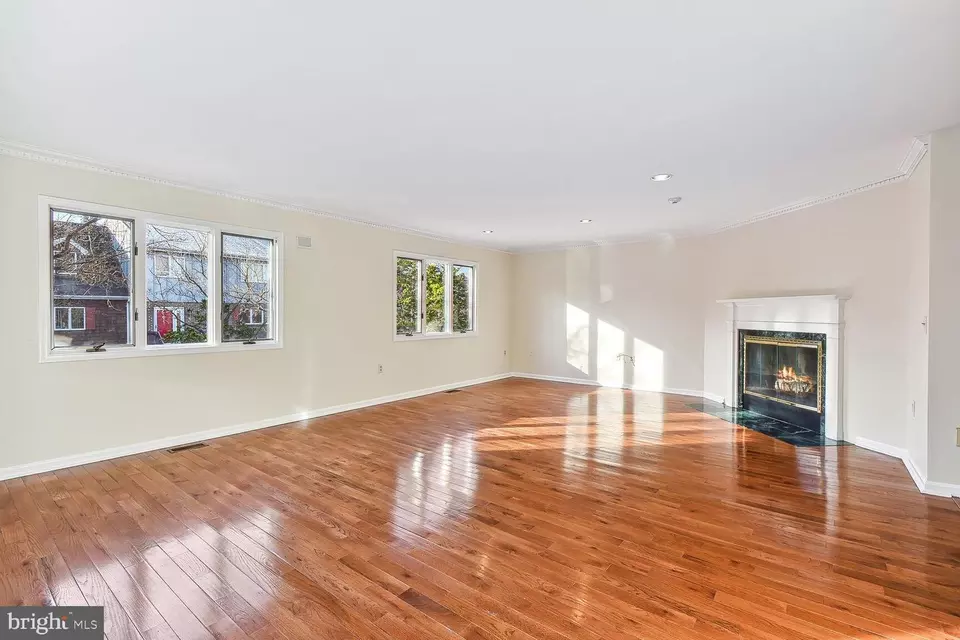  9 Astor Ct, Princeton, NJ 08540 photo 2