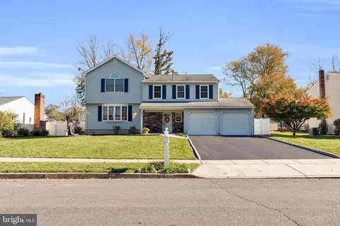 57 Colleen Cir, Ewing, NJ 08638