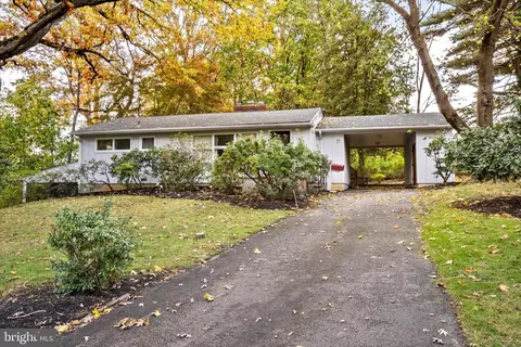 18 Glen Brook Pl, Hightstown, NJ 08520