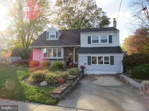 12 Tekening Way, Hamilton, NJ 08690