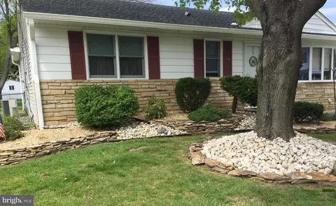 333 Montana Ave, Hamilton, NJ 08619