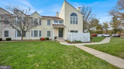 46 Powell Ct, Hightstown, NJ 08520