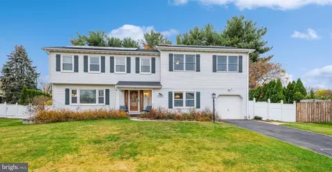 24 Perilli, Hamilton, NJ 08610