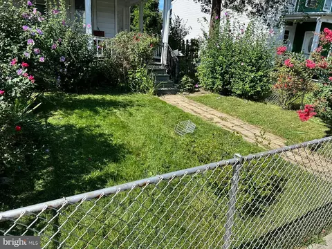 907 Carteret Ave, Trenton, NJ 08618