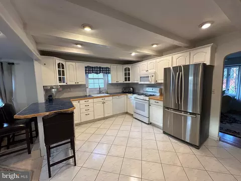 27 Middleton Dr, Hamilton, NJ 08620 photo 5