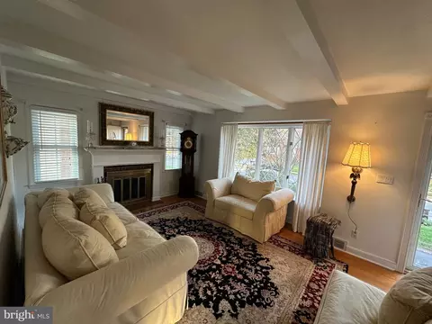 27 Middleton Dr, Hamilton, NJ 08620 photo 4